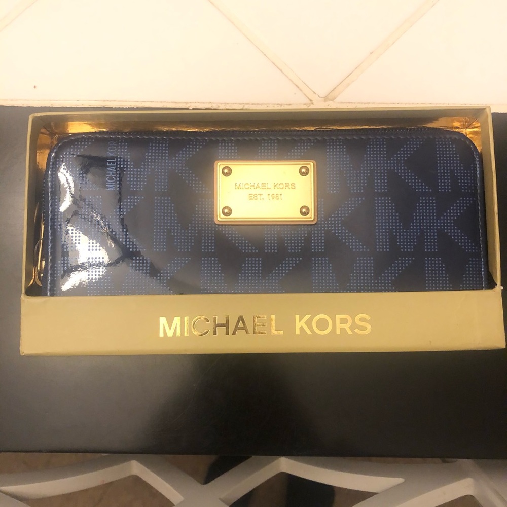 MICHAEL KORS Jet Set Continental Wallet With Box!